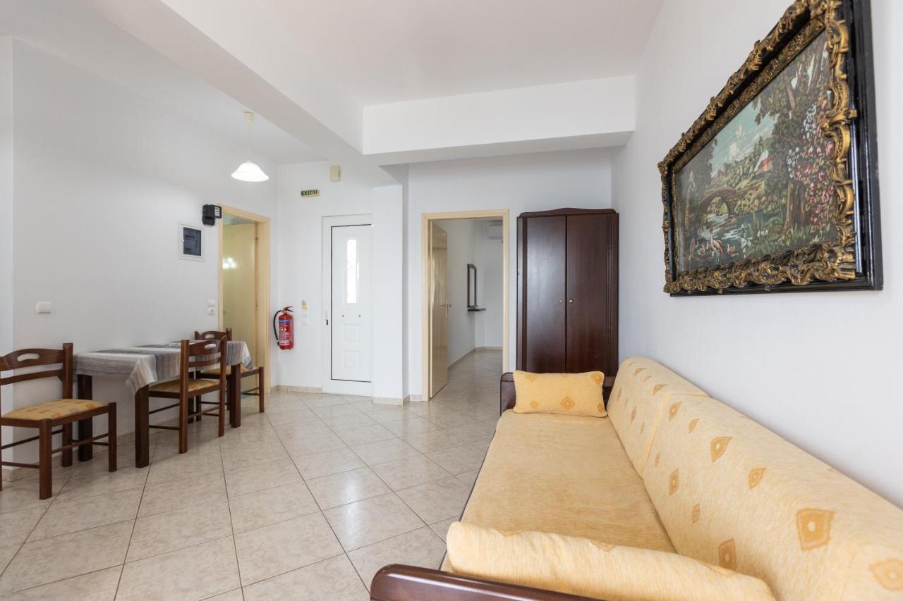 Alicia Studios Fársza Kültér fotó