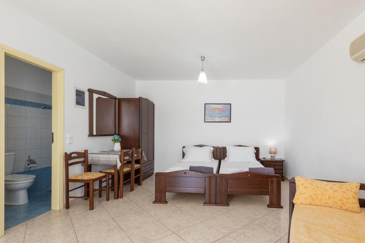 Alicia Studios Fársza Kültér fotó