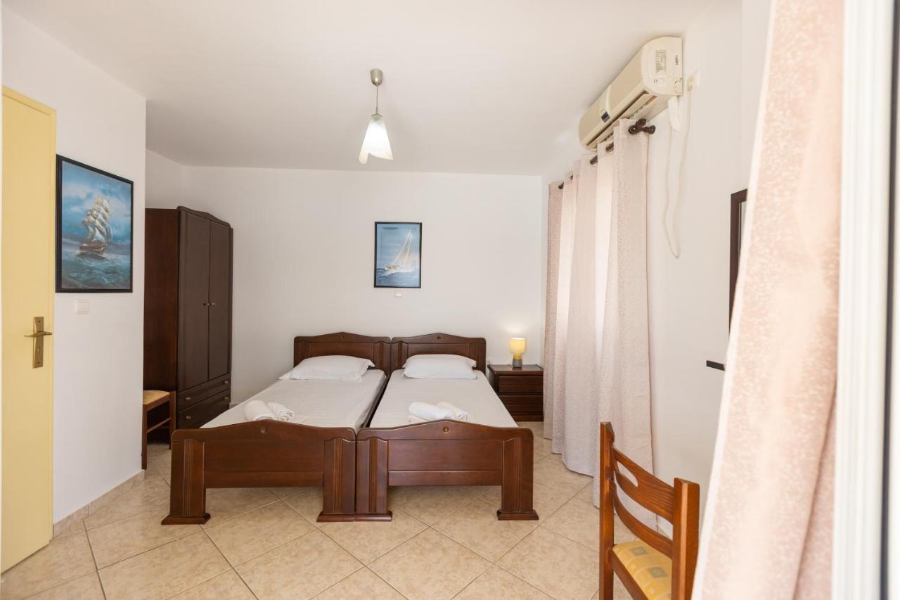 Alicia Studios Fársza Kültér fotó